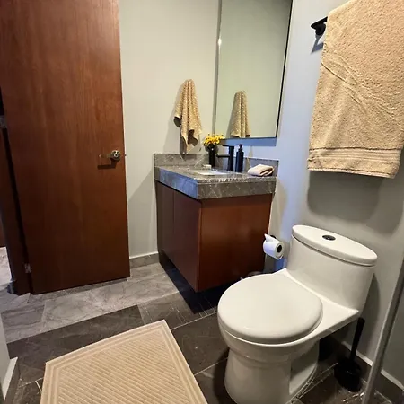 2 Bed Penthouse Private Rooftop Apartment *