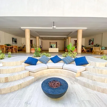 Chic Retreat With Wellness Amenities Apartment *