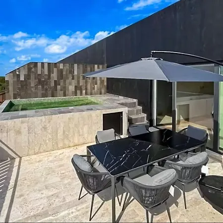 Apartment Beachside Penthouse Private Pool And Hot Tub *