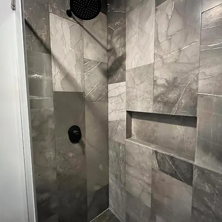 2 Bed Penthouse Private Rooftop