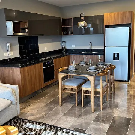 Apartment 2 Bed Penthouse Private Rooftop *