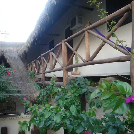 Lo Nuestro Petit Hotel