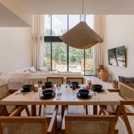 Private Oasis Mistiq, Rooftop Pool, Shuttle Villa