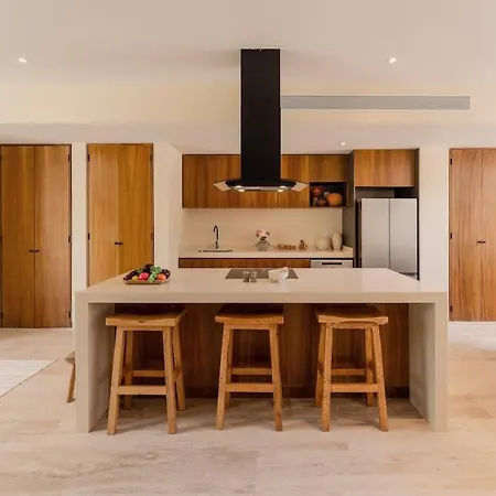 Private Oasis Mistiq, Rooftop Pool, Shuttle Villa
