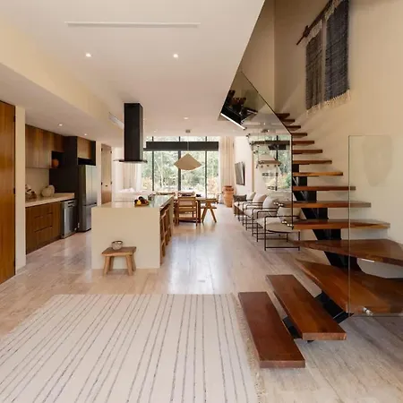 Private Oasis Mistiq, Rooftop Pool, Shuttle *