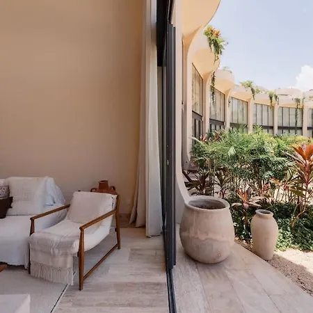 Private Oasis Mistiq, Rooftop Pool, Shuttle Villa *