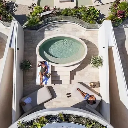Luxury Villa, Private Pool, Free Shuttle Bed & Breakfast