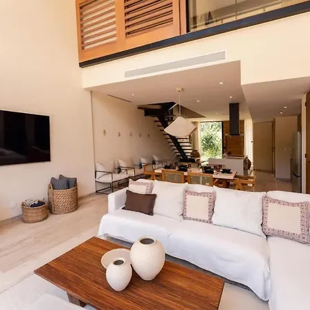 Private Oasis Mistiq, Rooftop Pool, Shuttle Villa
