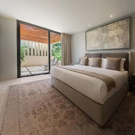 Caiman Luxury 5br In Santos