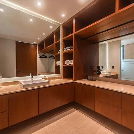 Holiday home Caiman Luxury 5br In Santos *