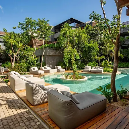 Modern 1br Jungle View Retreat In Humana With Rooftop Pool