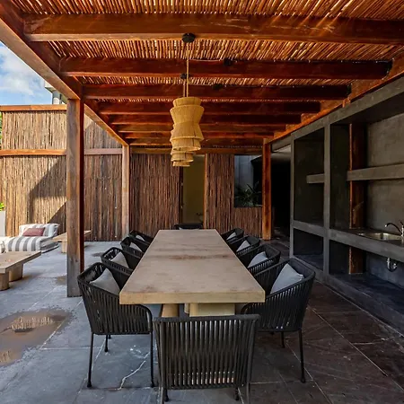 Modern 1br Jungle View Retreat In Humana With Rooftop Pool *