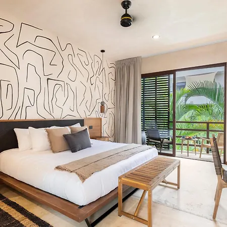 Era & Hotel 4*