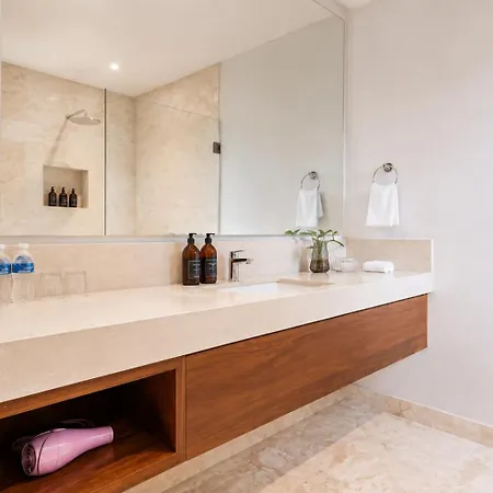 Hotel The Strabon