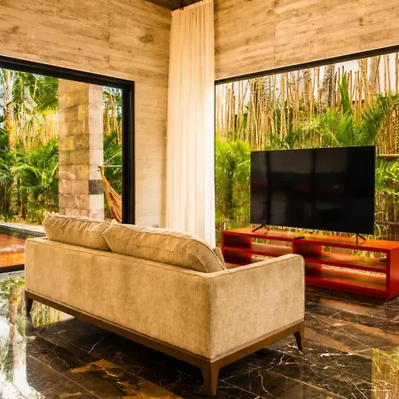 Tuuk: Luxury 5-bedroom With Private Pool And Concierge Villa