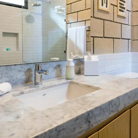 Tuuk: Luxury 5-bedroom With Private Pool And Concierge *