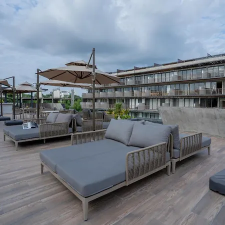 Nuju - Beutiful With Swimout-gym-rooftop-pool