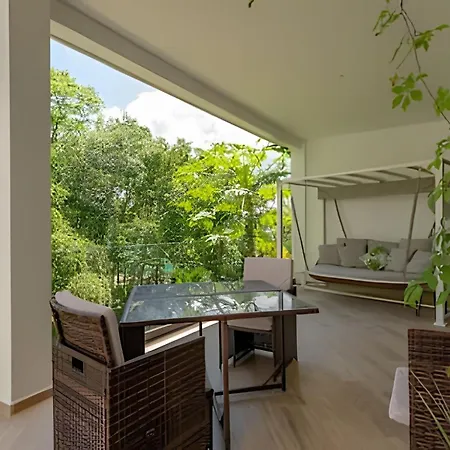 Oasis Yaaxlum Holiday home