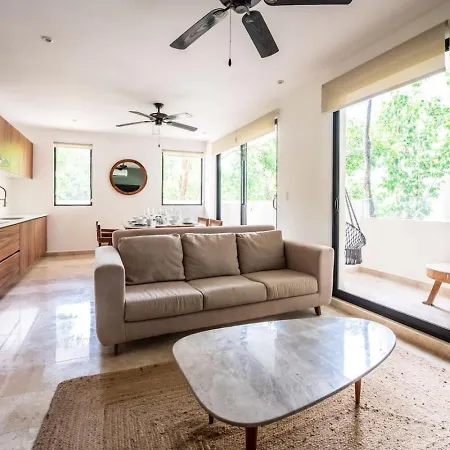 2br Retreat Rooftop Pool Gym Movie Theatre *