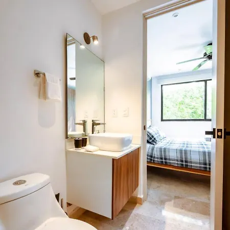 2br Retreat Rooftop Pool Gym Movie Theatre Apartment