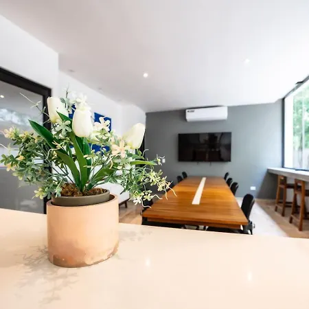 Apartment 2br Retreat Rooftop Pool Gym Movie Theatre *
