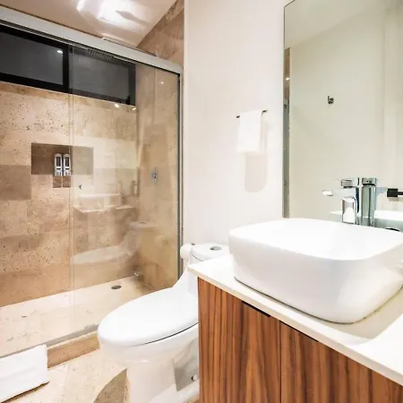2br Retreat Rooftop Pool Gym Movie Theatre Apartment