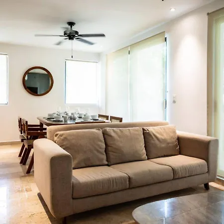 Apartment 2br Retreat Rooftop Pool Gym Movie Theatre *