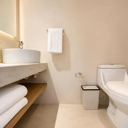 Romantic Jungle Studio, Rooftop Pool & Lounge Apartment Tulum