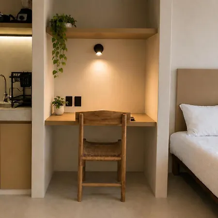 Romantic Jungle Studio, Rooftop Pool & Lounge Apartment