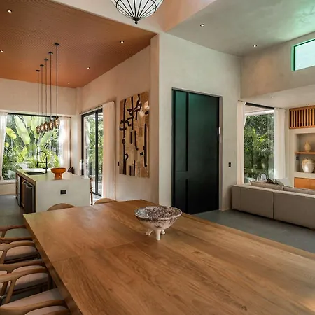 Villa Casa W - Style 8 Bedroom With 2 Pools *