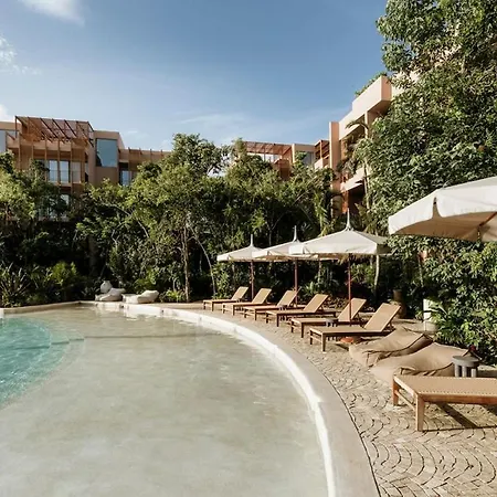 Aflora Quartz Loft Club Access Apartment