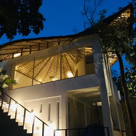 Romantic Star Bath Suite, Cave Pool & Yoga Center Lodge *