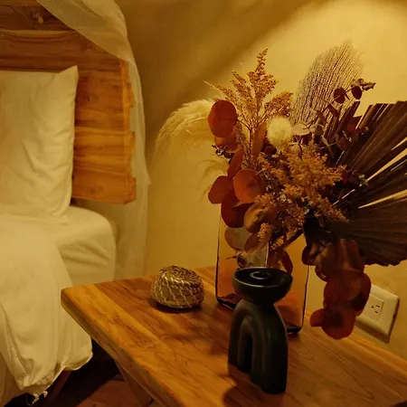 Lodge Romantic Star Bath Suite, Cave Pool & Yoga Center *