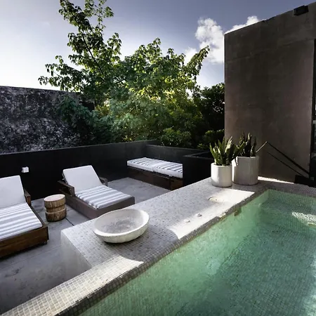 The Four Luxury Villas, 8 Pools, 15 Brs, 38 Pax Villa *