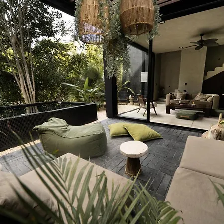 The Four Luxury Villas, 8 Pools, 15 Brs, 38 Pax Villa Tulum