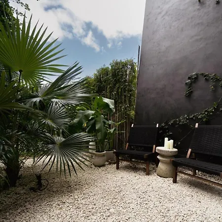 The Four Luxury Villas, 8 Pools, 15 Brs, 38 Pax *