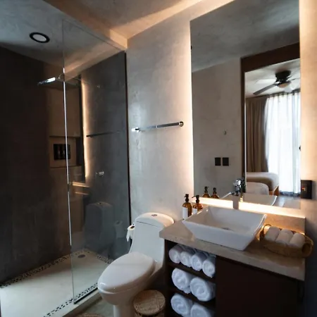 The Four Luxury Villas, 8 Pools, 15 Brs, 38 Pax Villa *