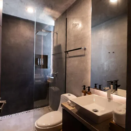 The Four Luxury Villas, 8 Pools, 15 Brs, 38 Pax Villa