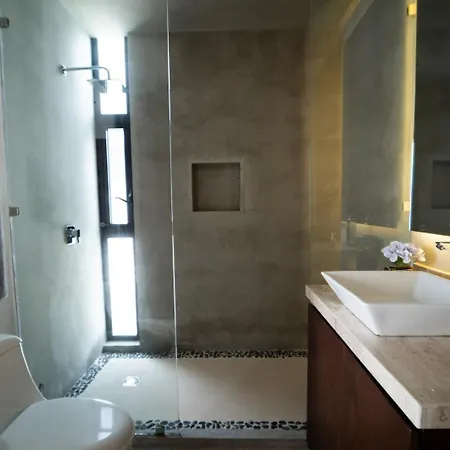 The Four Luxury Villas, 8 Pools, 15 Brs, 38 Pax *