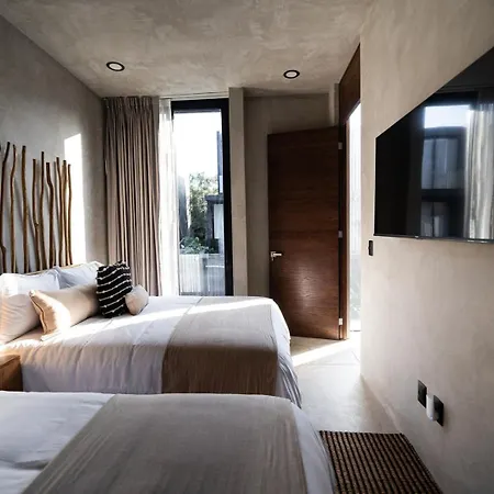 The Four Luxury Villas, 8 Pools, 15 Brs, 38 Pax *