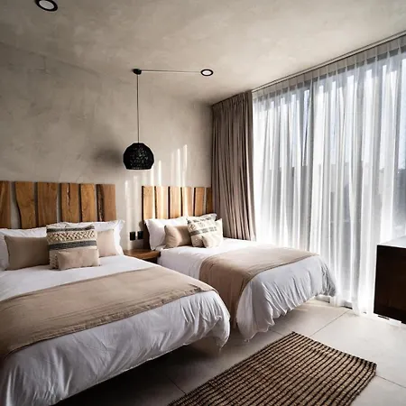 The Four Luxury Villas, 8 Pools, 15 Brs, 38 Pax