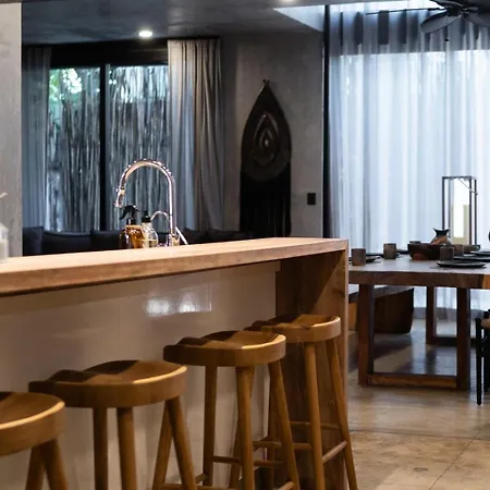 Villa The Four Luxury Villas, 8 Pools, 15 Brs, 38 Pax