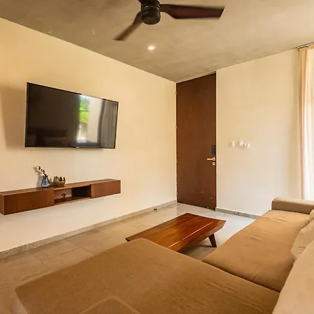 Aruna Apartment