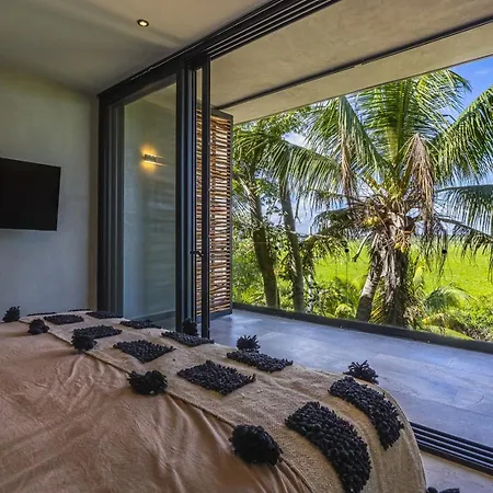 Luxury Beachfront 3br Tulum