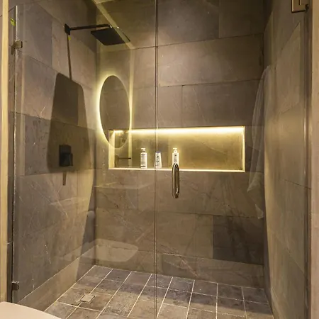 Luxury Beachfront 3br Apartment