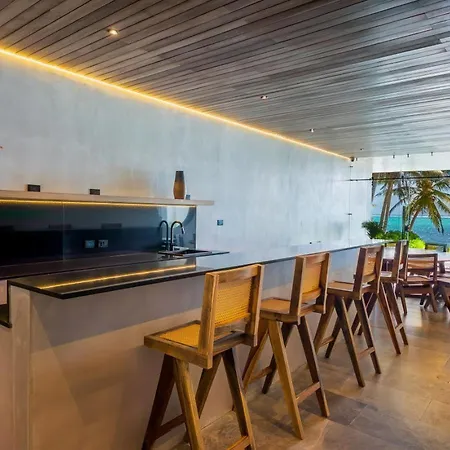 Luxury Beachfront 3br Apartment
