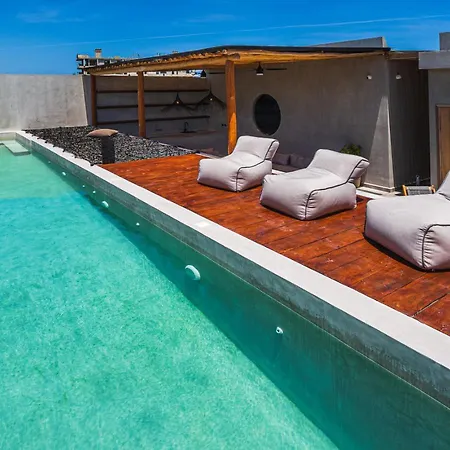 Luxury Beachfront 3br *