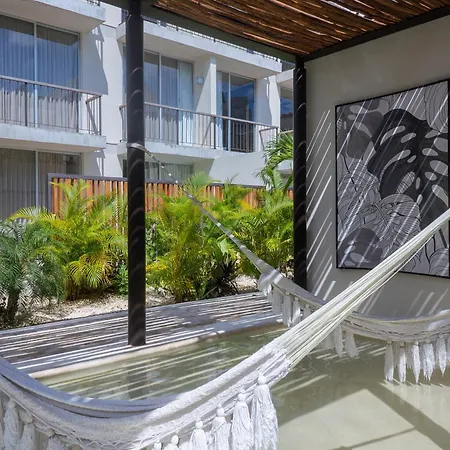 Aruna Apartment