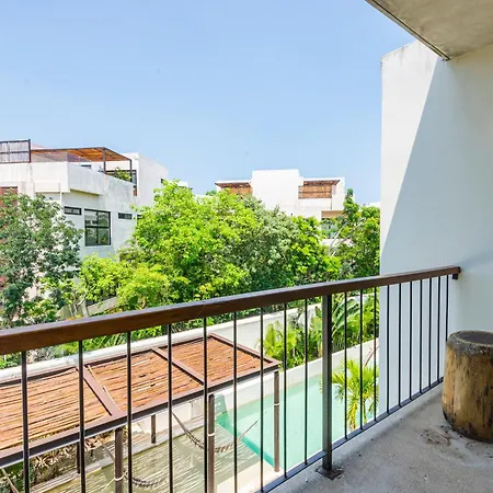 Aruna Apartment