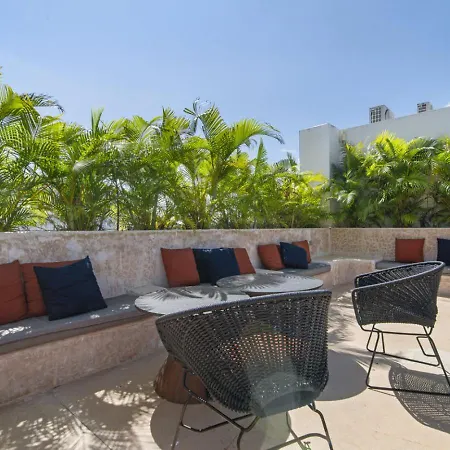 Aruna Apartment